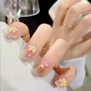 Fake nails